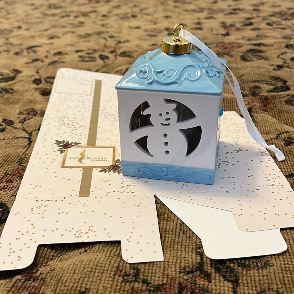 LIGHTSCAPES Ceramic Cut out Ornament Illuminated! BNWT!!